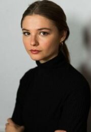 Stefanie Scott