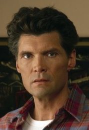 Everett McGill
